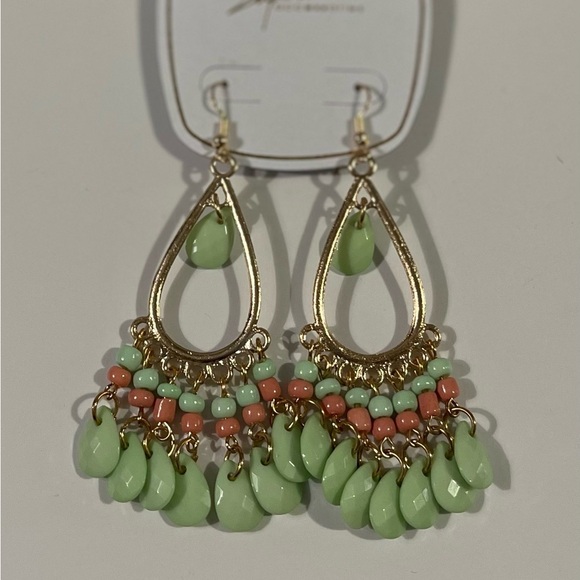 NWT Superstar Gold and Green Dangle Earrings - Picture 1 of 5